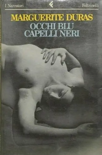 Occhi blu capelli neri Premium